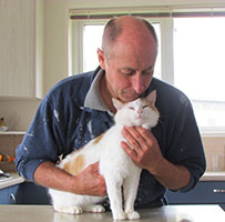 puffin--paul-smooching