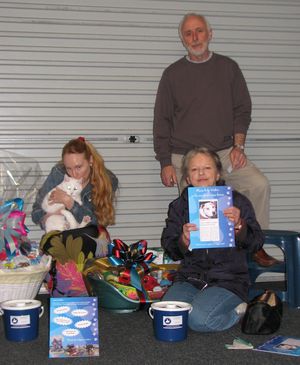 volunteers sell raffle